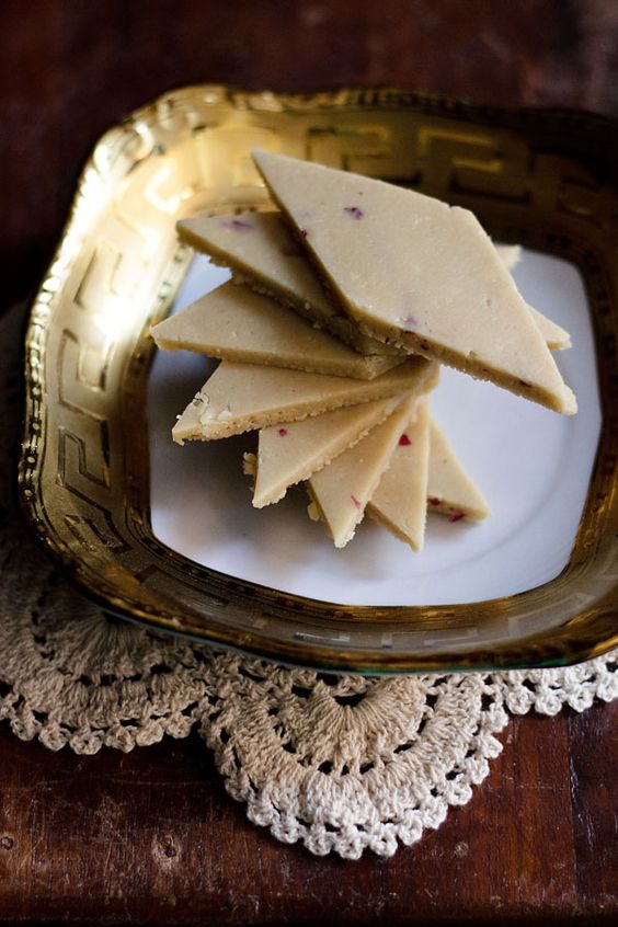 Kaju Katli - Source : i.pinimg.com